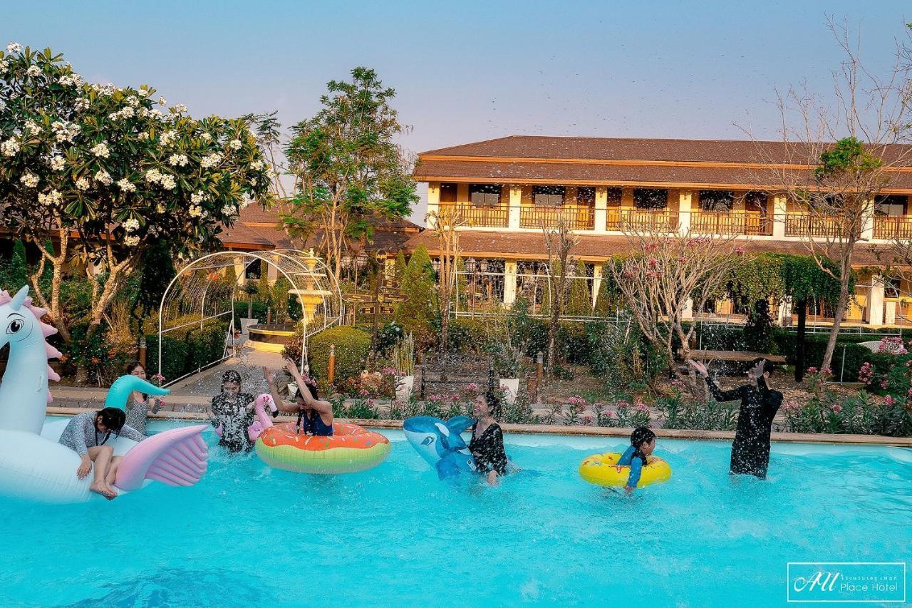 Au Place Hotel Löj Kültér fotó