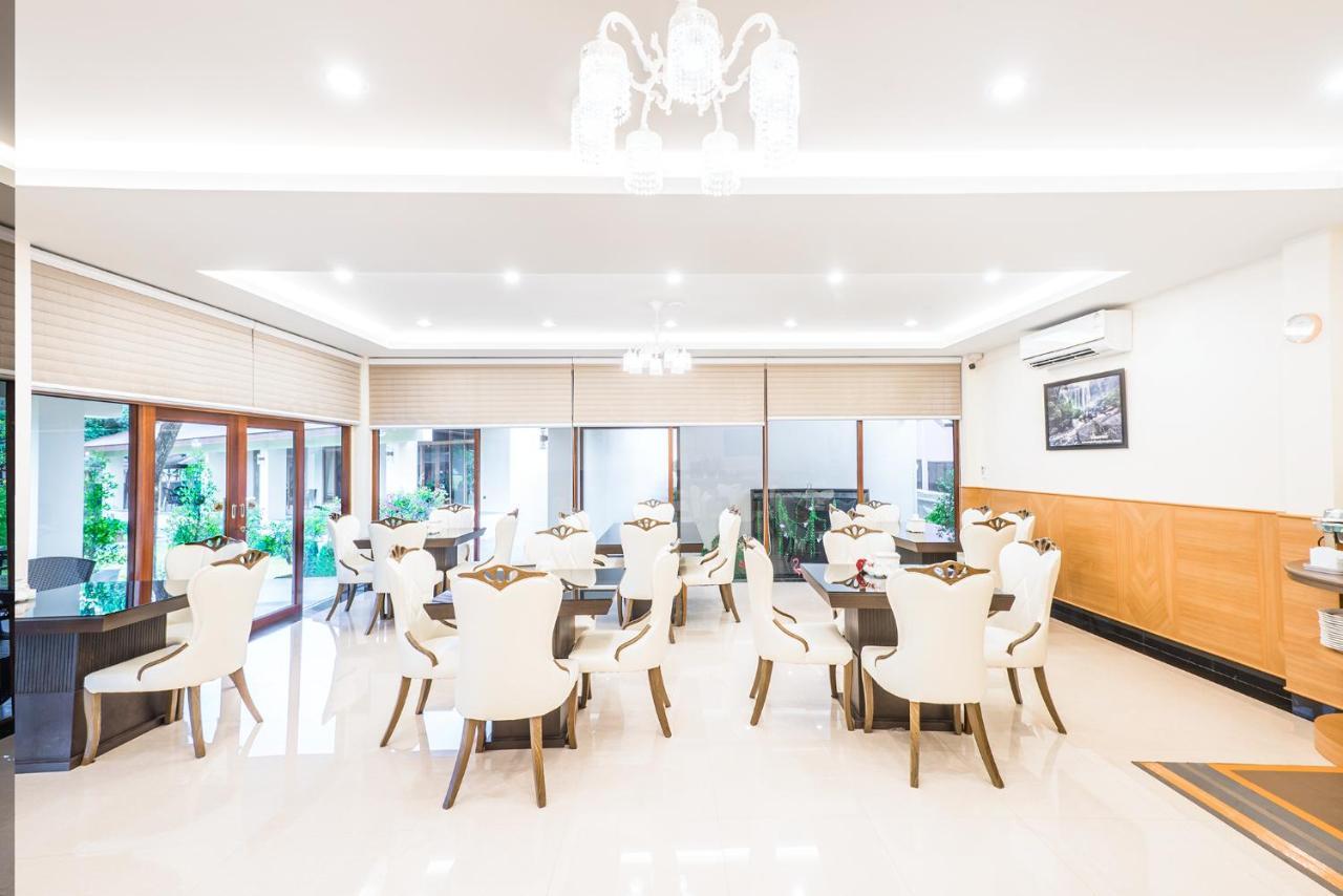 Au Place Hotel Löj Kültér fotó