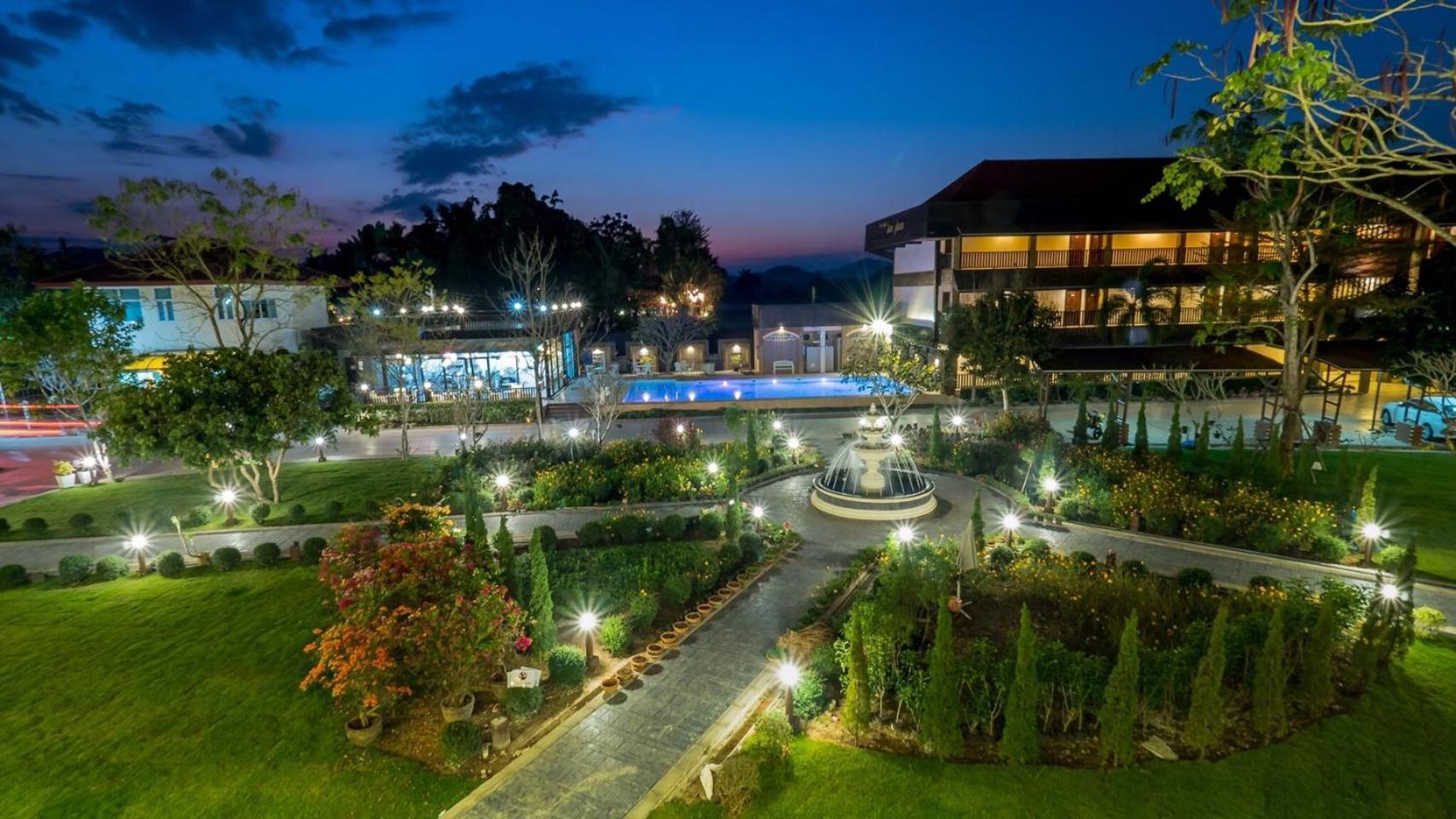 Au Place Hotel Löj Kültér fotó